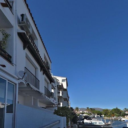 Апартаменты D-Lux Studio Эмпуриабрава Экстерьер фото